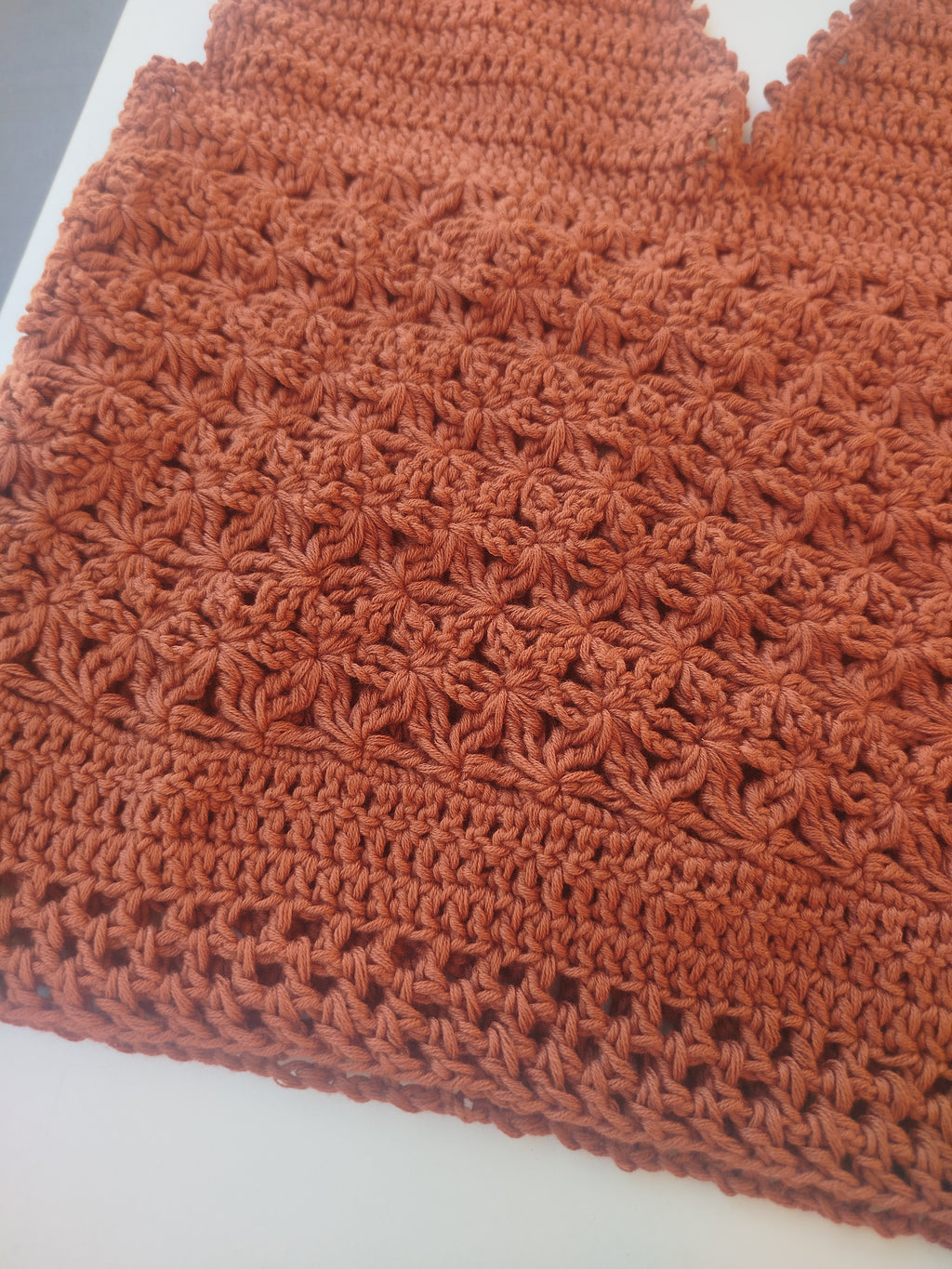 Crop top au crochet