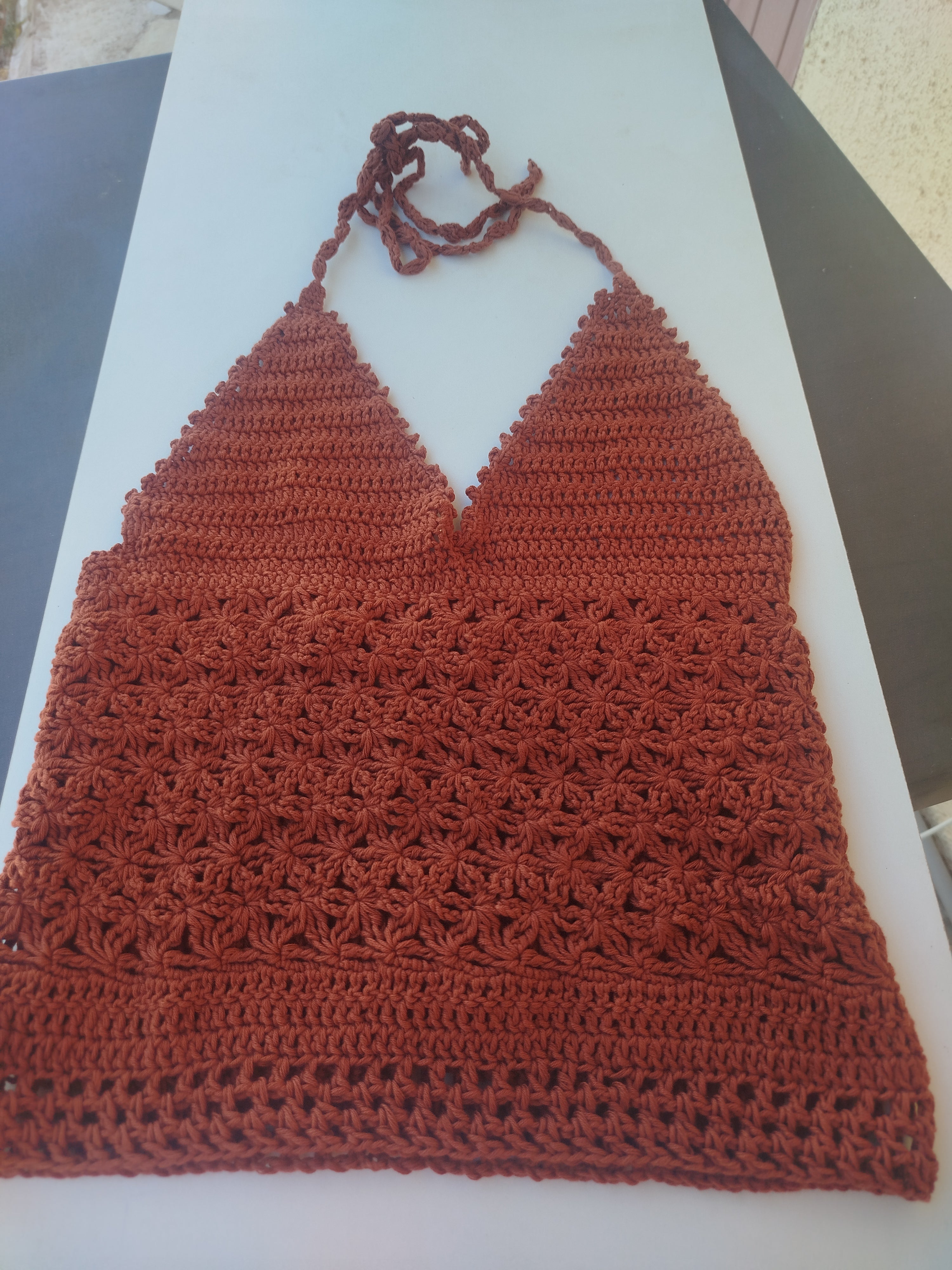 Crop top au crochet